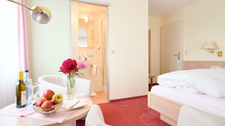 Bad vom Doppelzimmer Hotel in Badenweiler